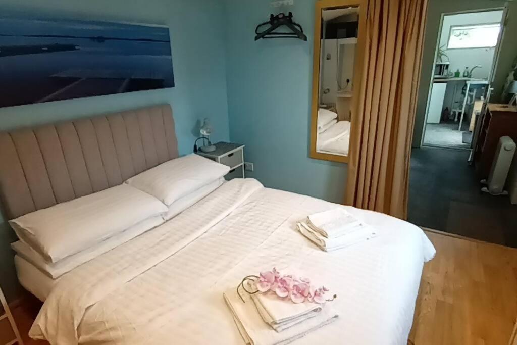 Private Suite In Oxfordshire, A40 Witney Esterno foto